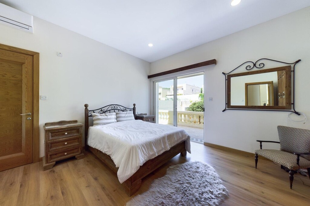 Attard Furnished Detached Bungalow's Image 4