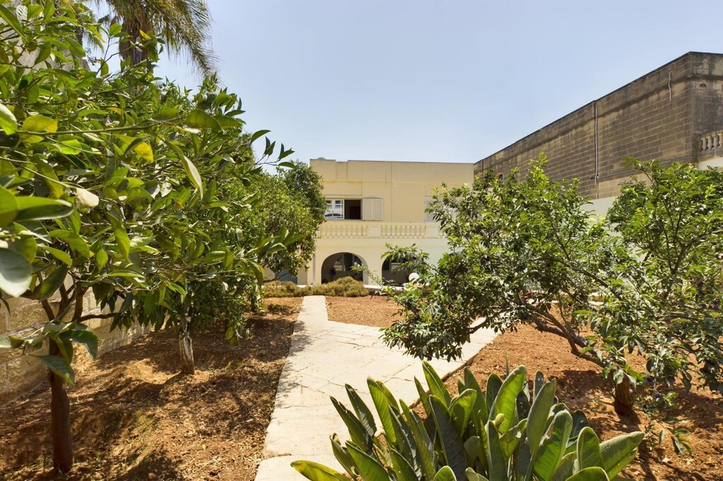 Attard Furnished Detached Bungalow's Image 5