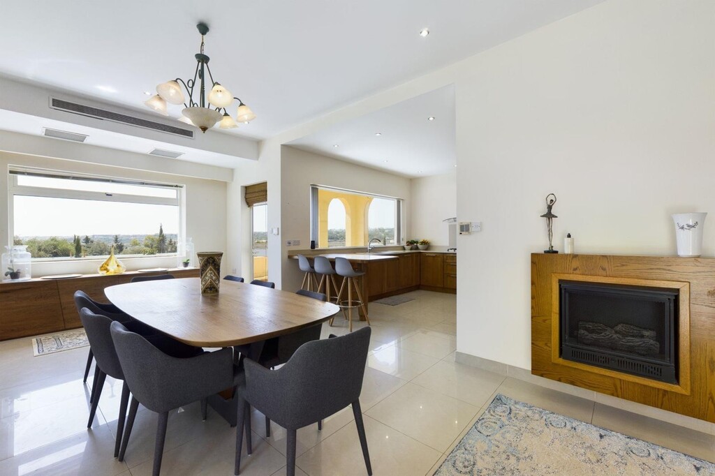 Attard Furnished Detached Bungalow's Image 3