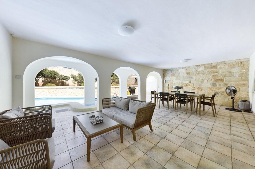 Attard-villa-to-let-christies-malta
