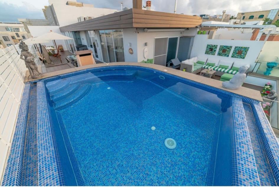 Malta-penthouse-with-pool-christies-malta