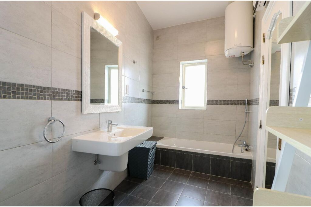 Sliema Furnished Apartment's Image 12