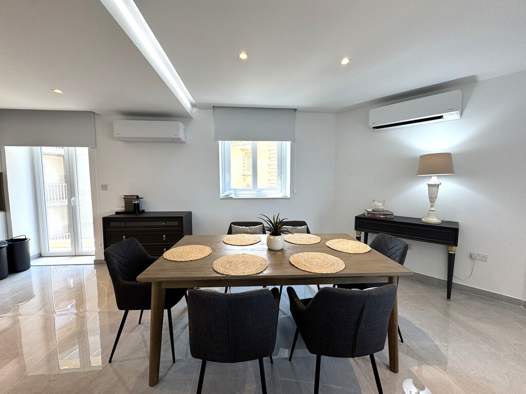 Sliema Seafront Apartment's Image 5