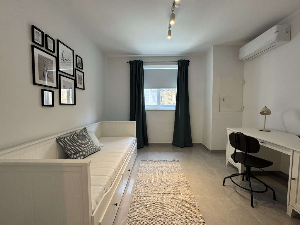 Sliema Seafront Apartment's Image 9