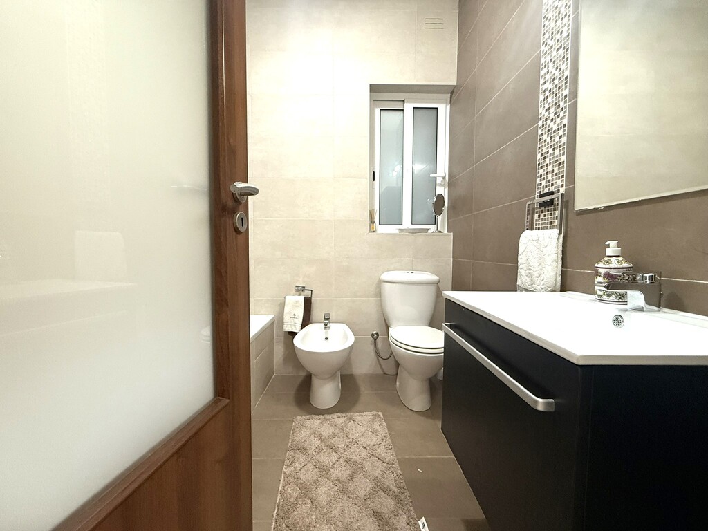 St Julians Seafront Apartment's Image 11