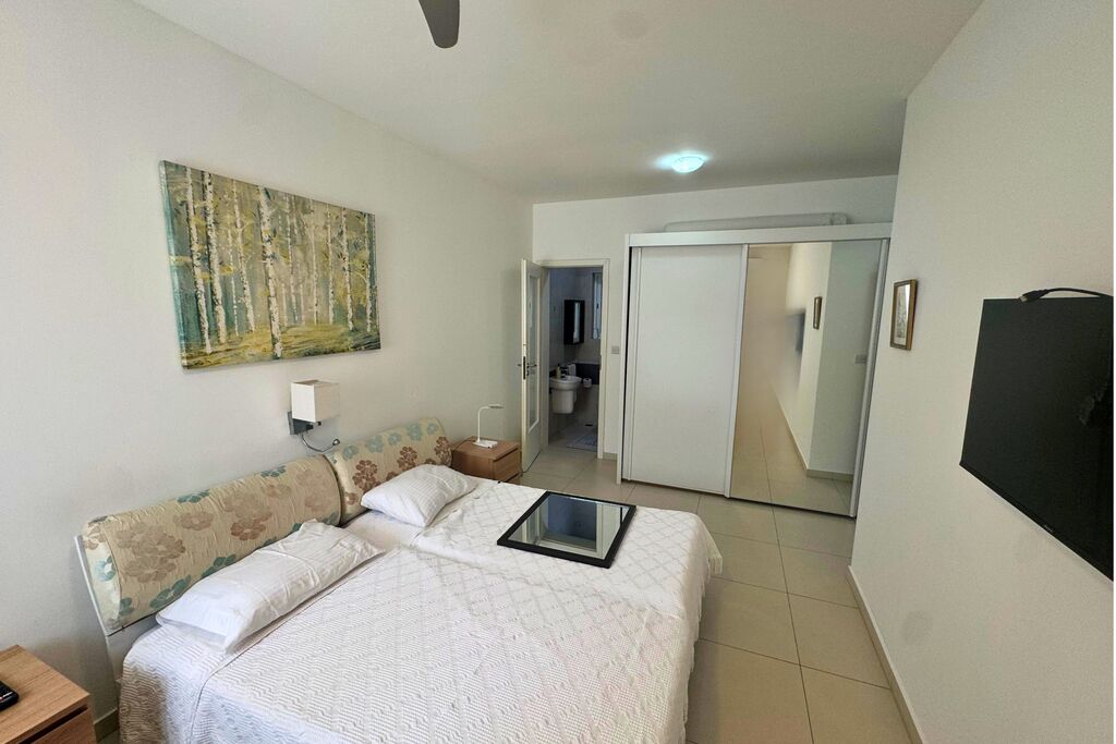 St Julians Seafront Apartment's Image 9