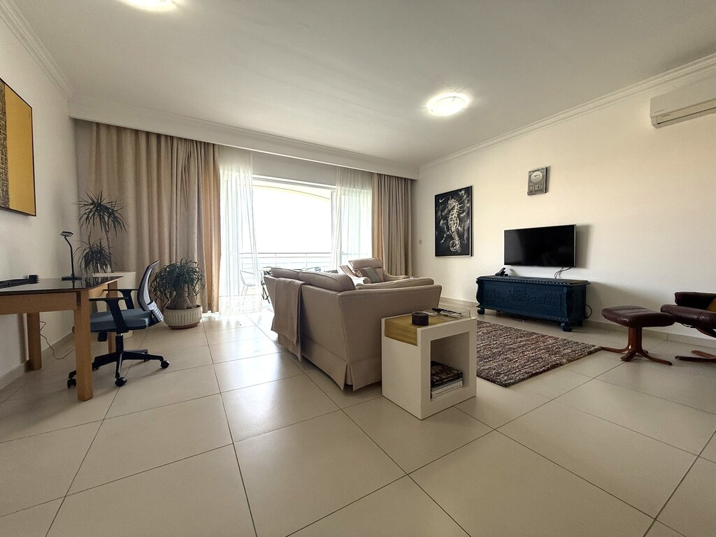 St Julians Seafront Apartment's Image 5