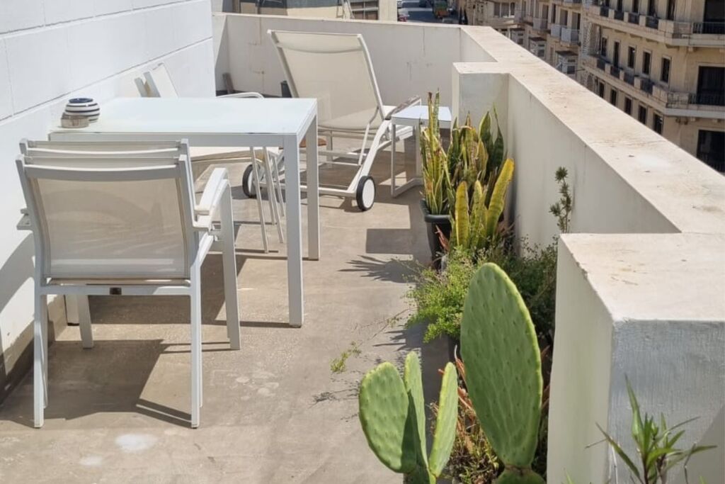 malta-penthouse-to-let-christies-malta