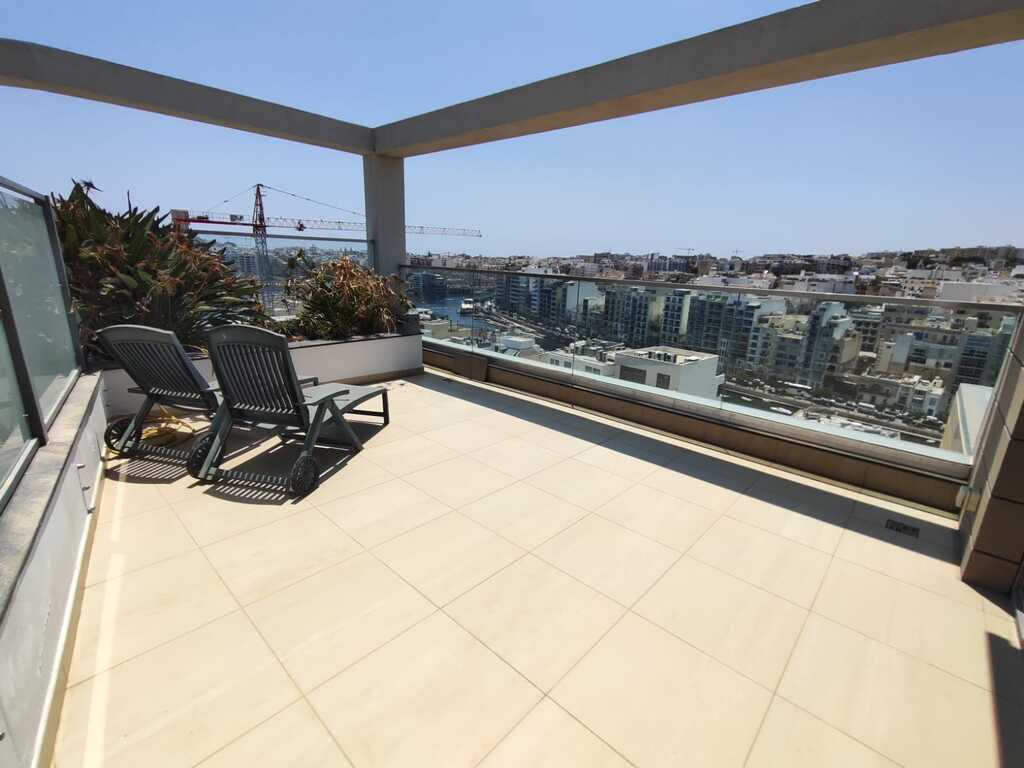 Portomaso Furnished Apartment's Image 5