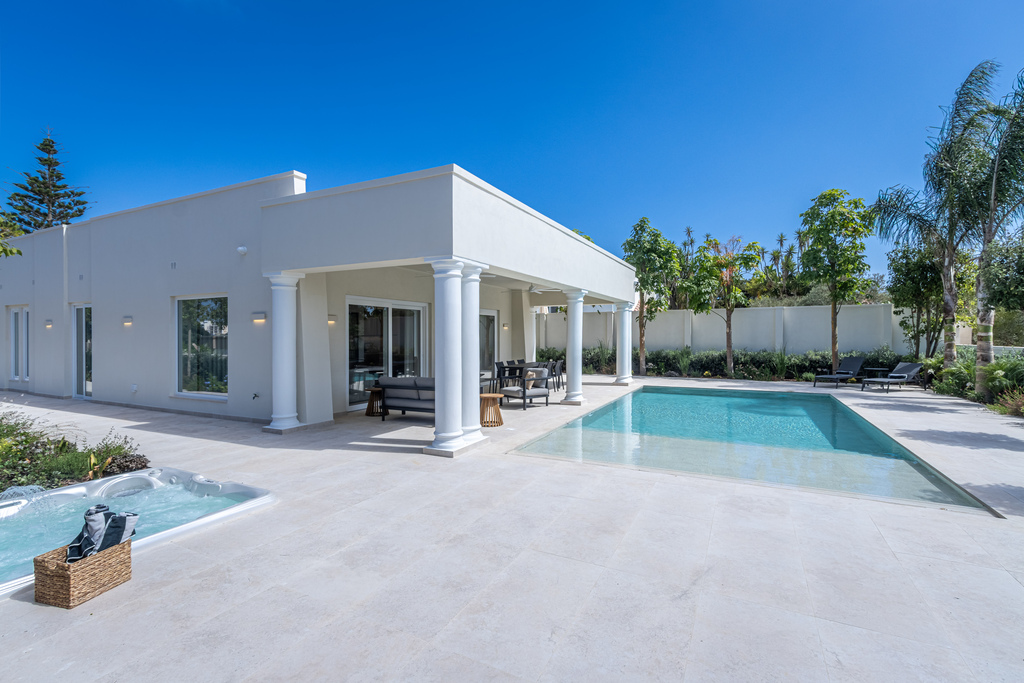 Mellieha-prime-location-villa-christies-malta