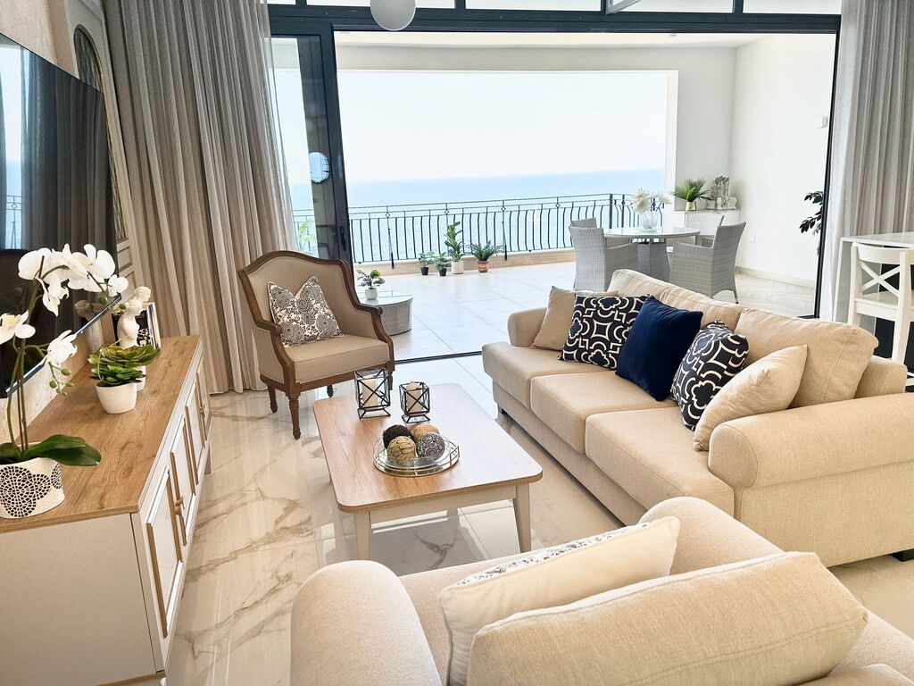Sliema Seafront Apartment's Image 6