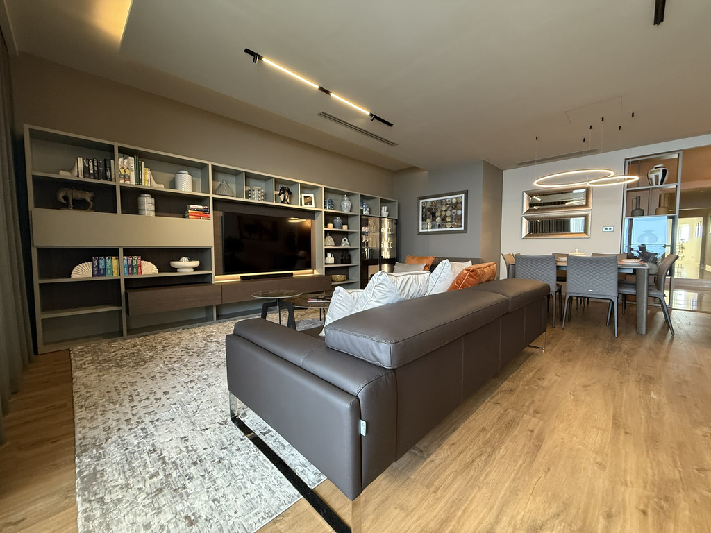 Sliema Luxury Seafront Apartment's Image 4