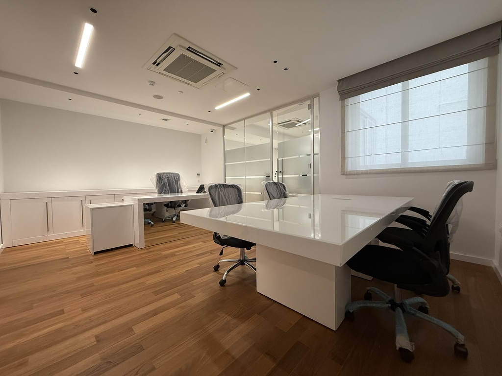 St Julians Fully Equipped Office's Image 5