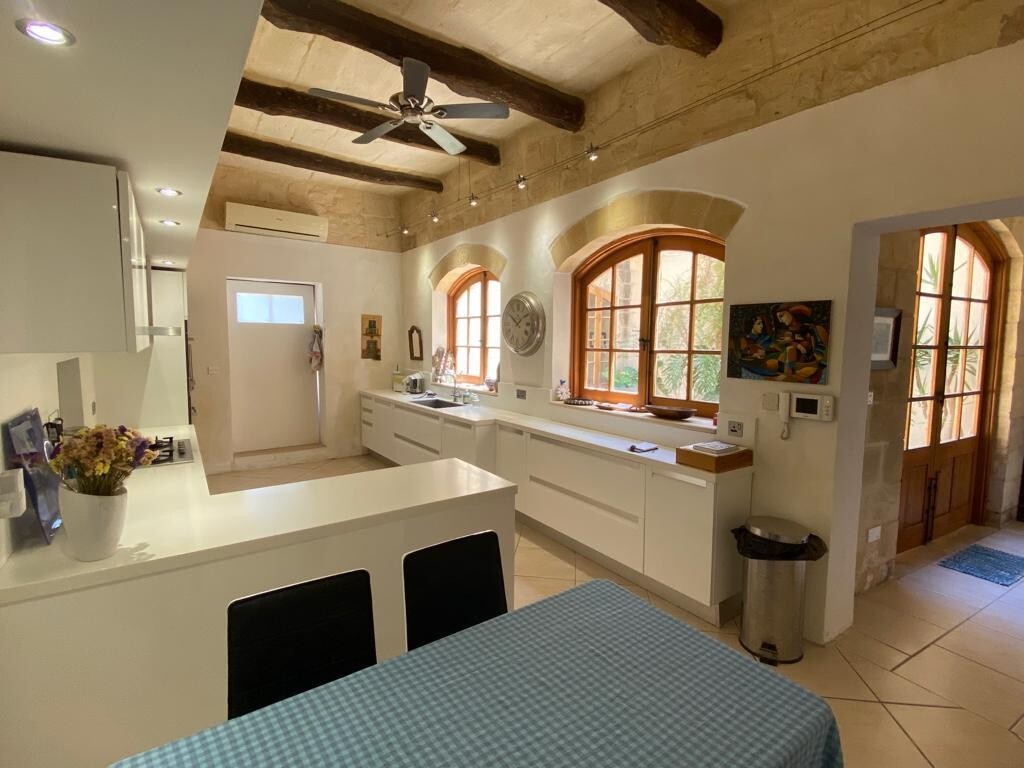 Lija Furnished House of Character's Image 3