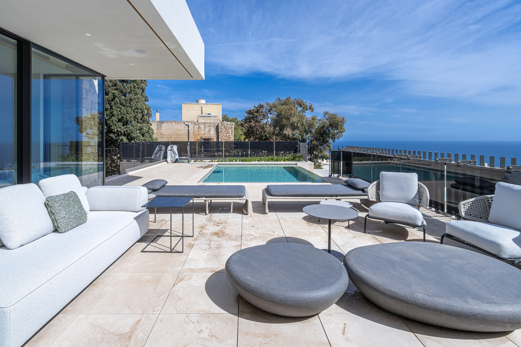Madliena_villa_for_sale-expat_real_estate-oyster_christie's