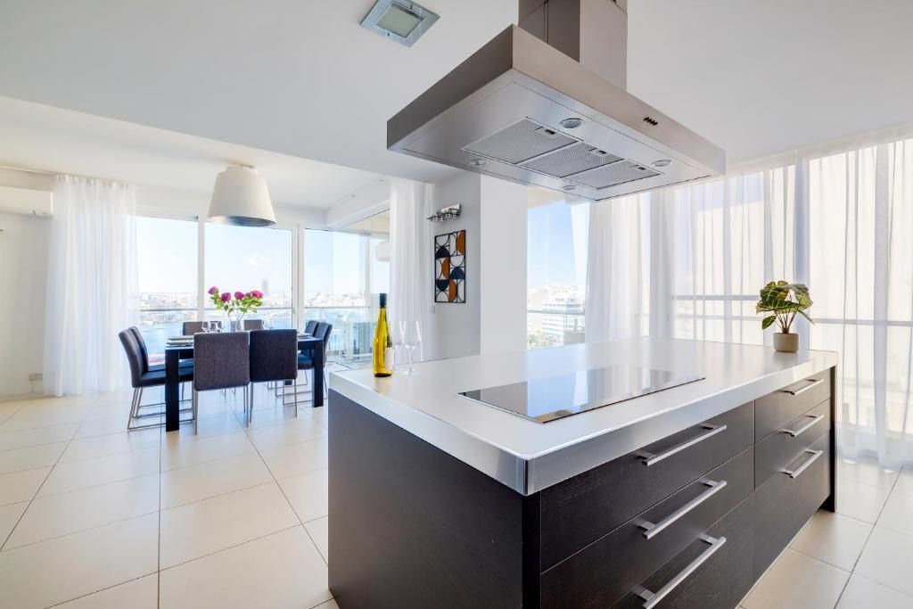Sliema Furnished Apartment's Image 8
