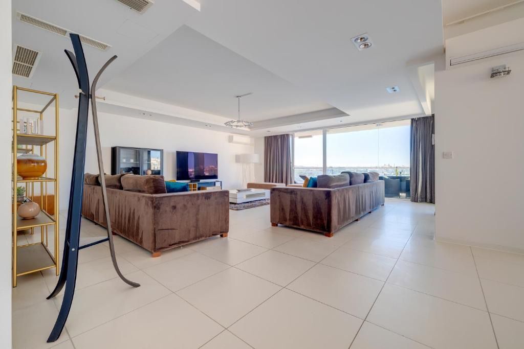 Sliema Furnished Apartment's Image 3