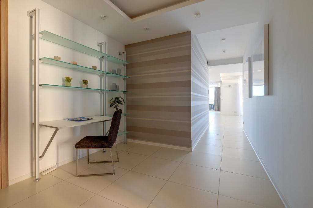 Sliema Furnished Apartment's Image 15