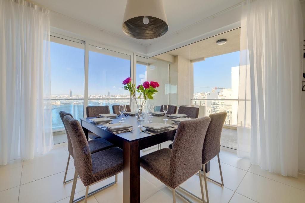 Sliema Furnished Apartment's Image 4