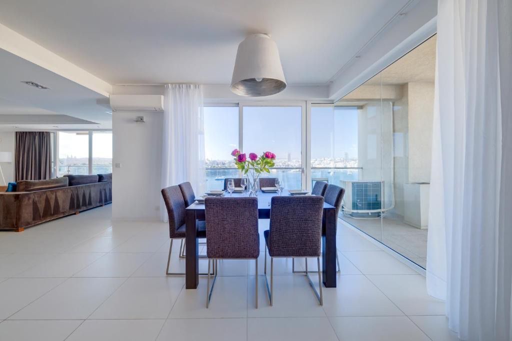 Sliema Furnished Apartment's Image 5