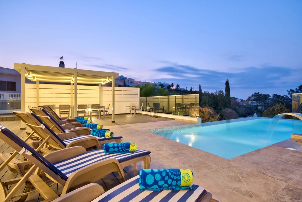 Santa Maria Estate Furnished Villa's Image 11