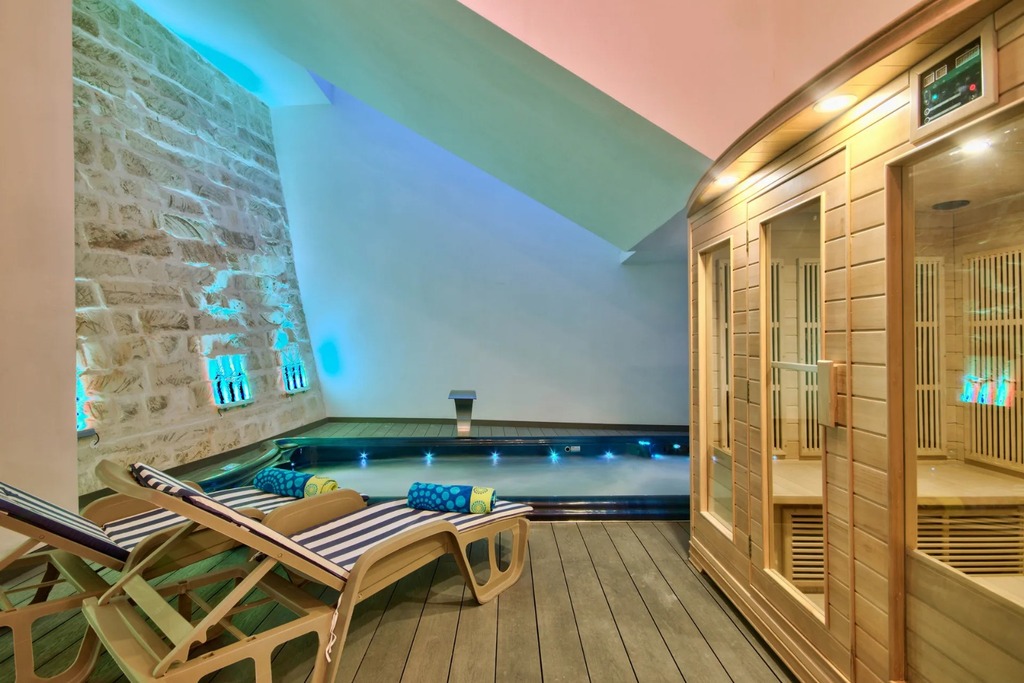 Santa Maria Estate Furnished Villa's Image 25