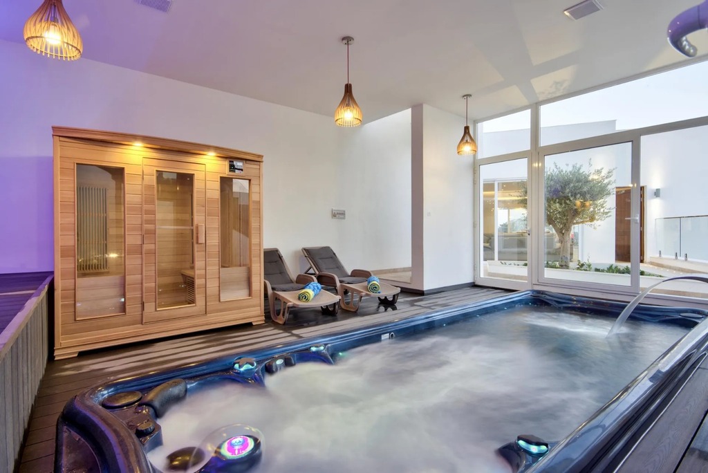 Santa Maria Estate Furnished Villa's Image 7