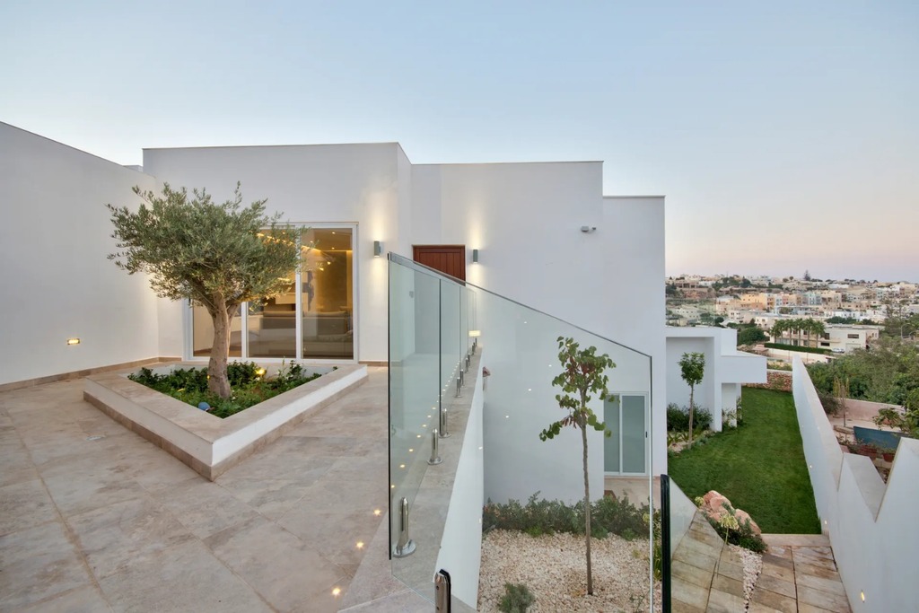 Santa Maria Estate Furnished Villa's Image 20