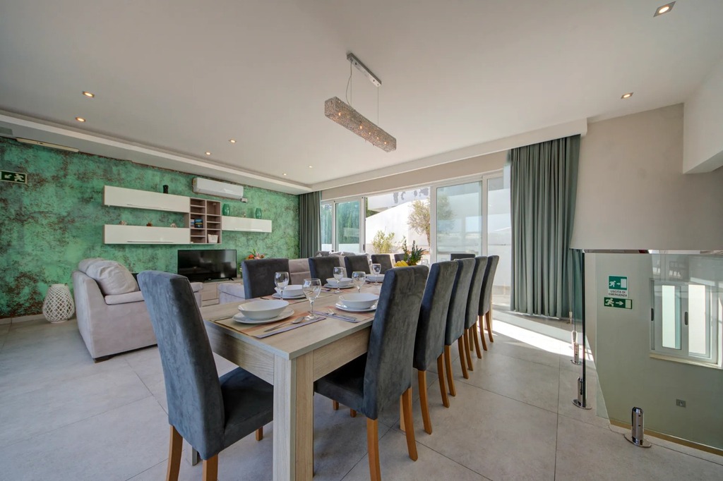 Santa Maria Estate Furnished Villa's Image 6