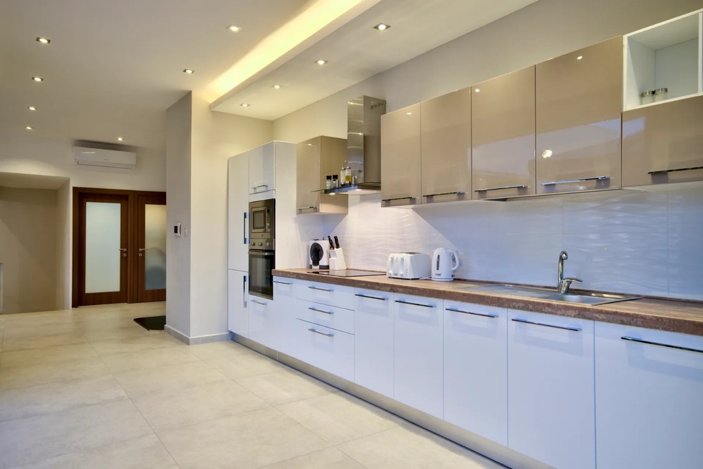 Santa Maria Estate Furnished Villa's Image 10