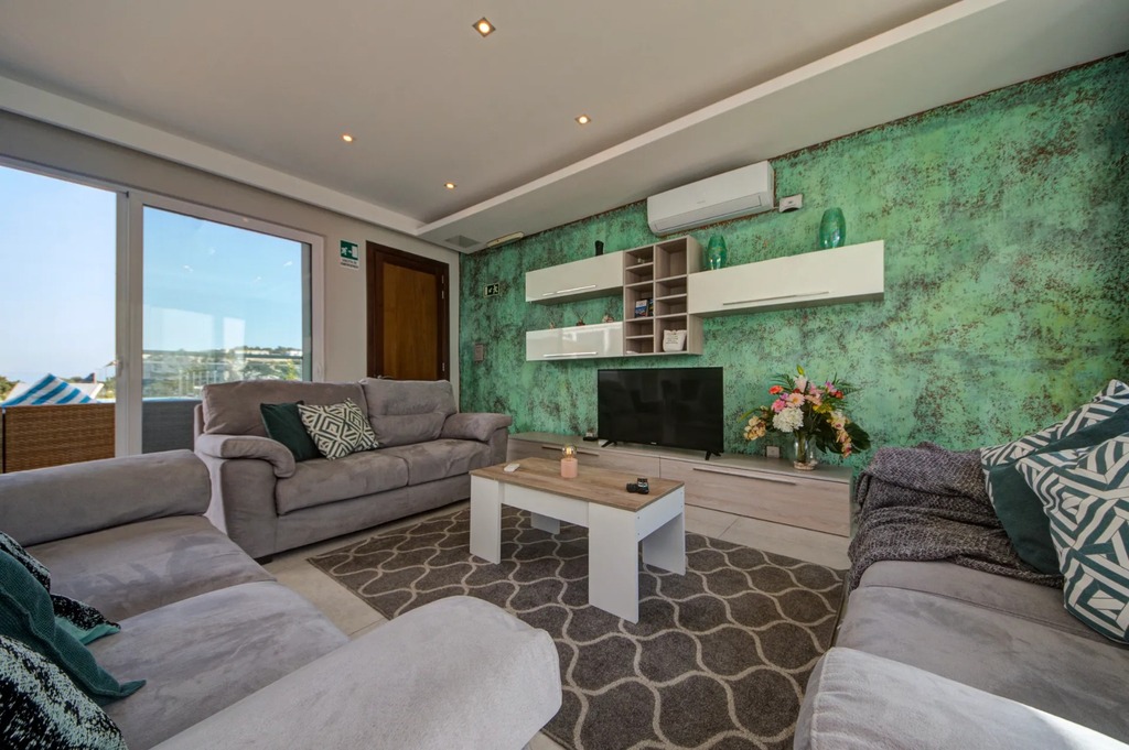 Santa Maria Estate Furnished Villa's Image 4