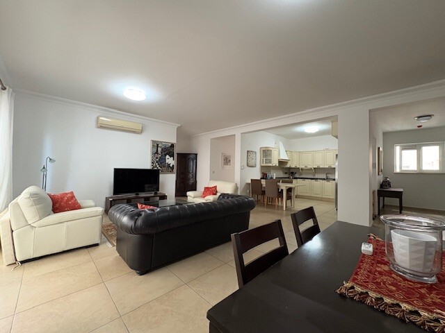 Apartment to let christies malta