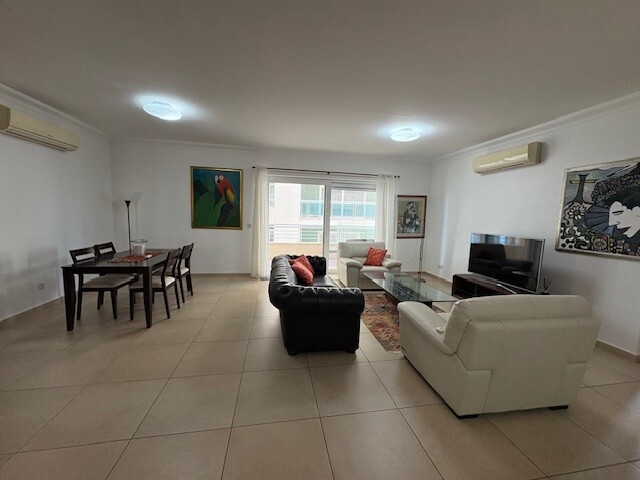 apartment to rent christies malta