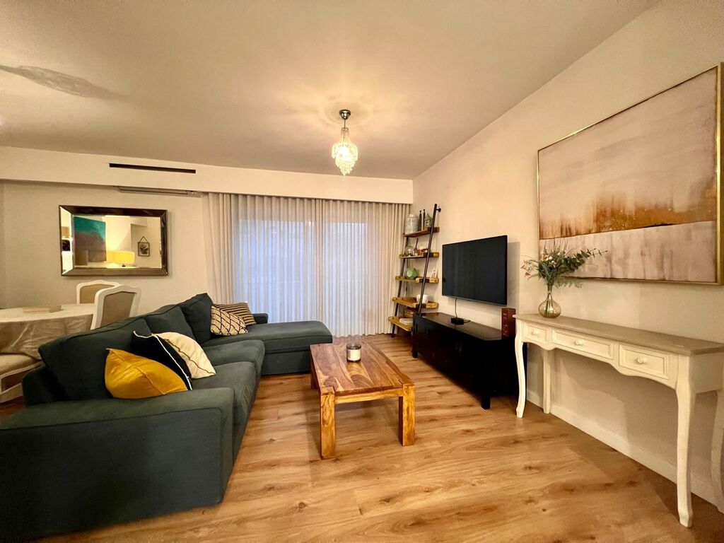 st-julians-upmarket-apartment-christies-malta
