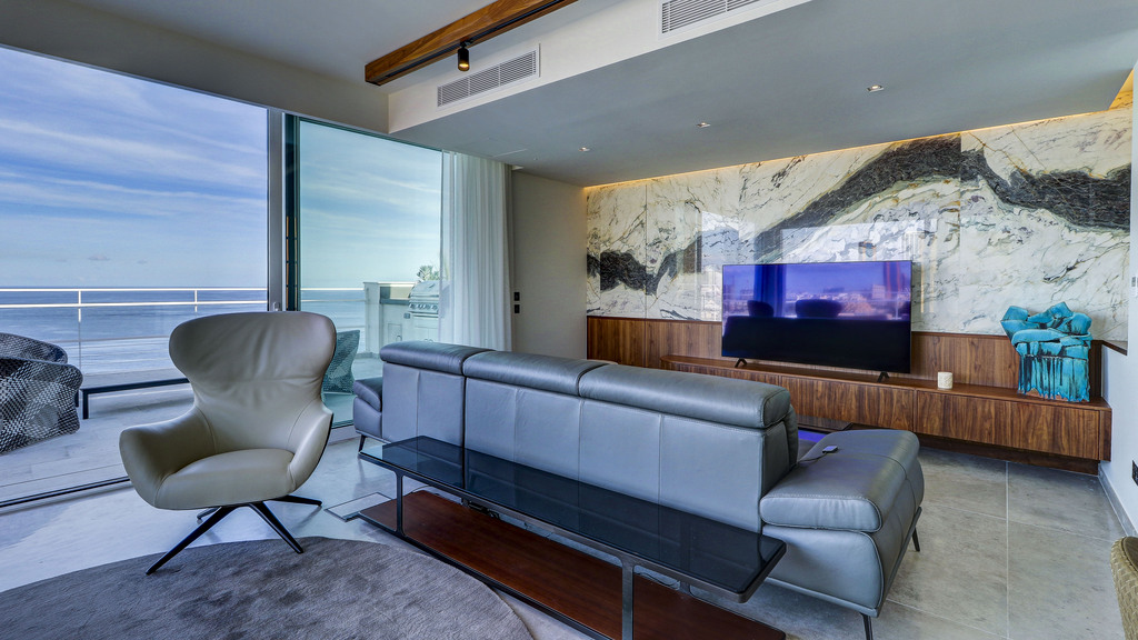 Sliema Luxury Seafront Penthouse's Image 23