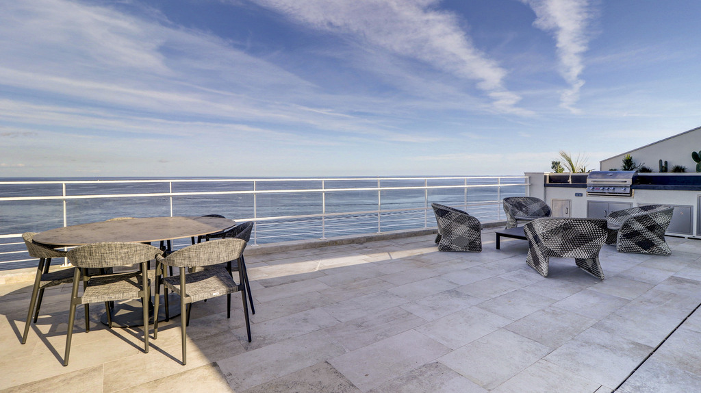 Sliema Luxury Seafront Penthouse's Image 19