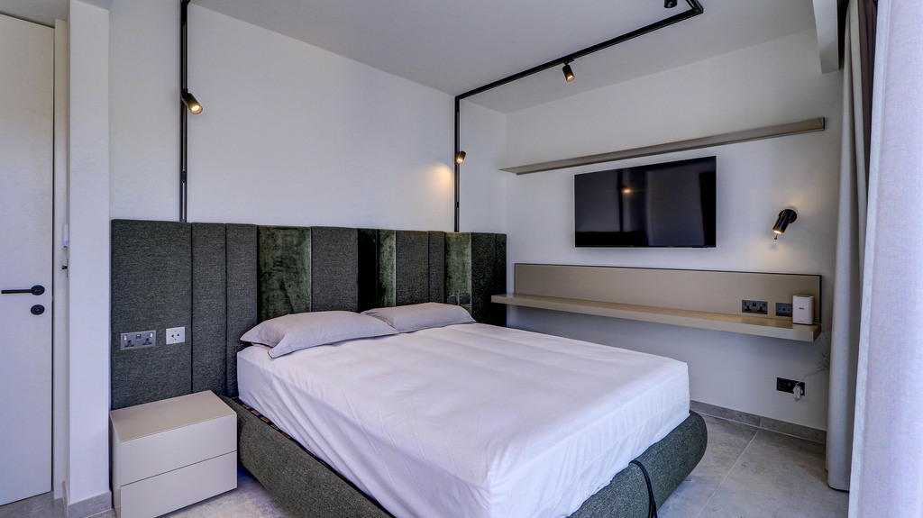 Sliema Luxury Seafront Penthouse's Image 11