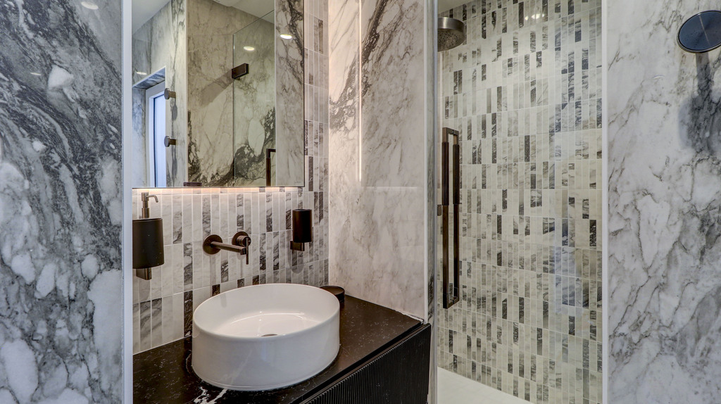 Sliema Luxury Seafront Penthouse's Image 13