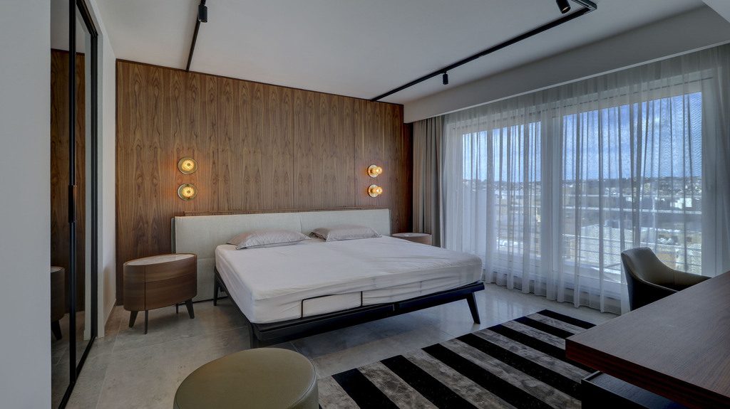 Sliema Luxury Seafront Penthouse's Image 8