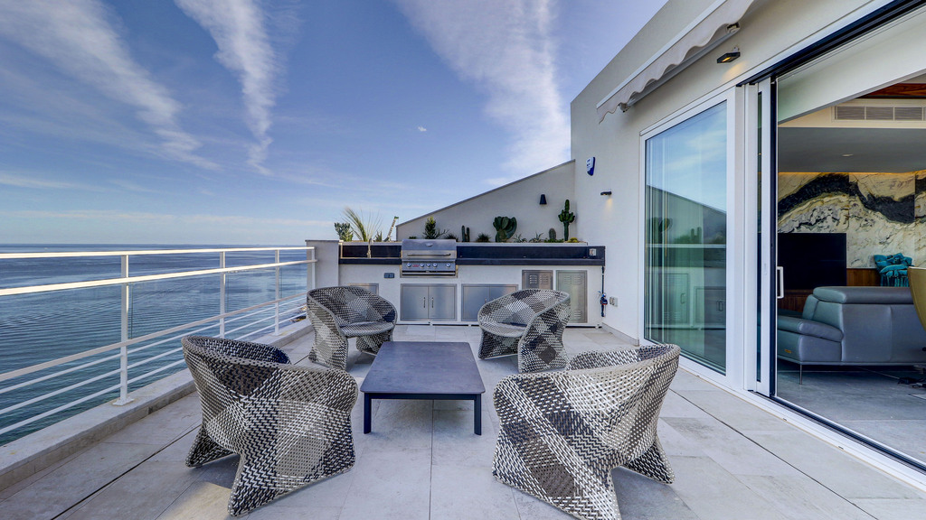 Sliema Luxury Seafront Penthouse's Image 21