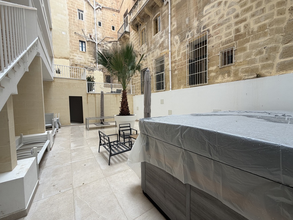 Floriana Maisonette's Image 7