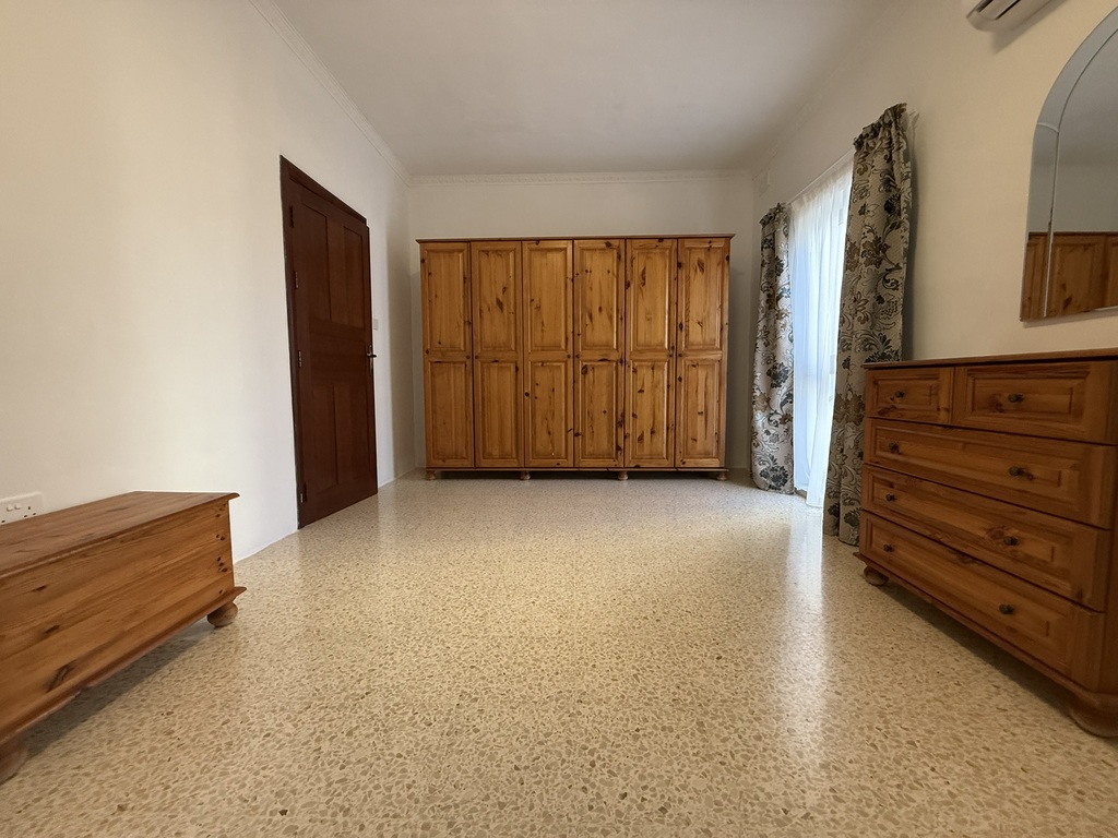 Pembroke Furnished Terraced House's Image 8
