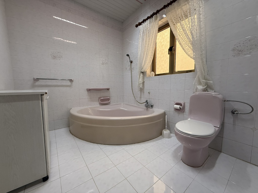 Pembroke Furnished Terraced House's Image 13