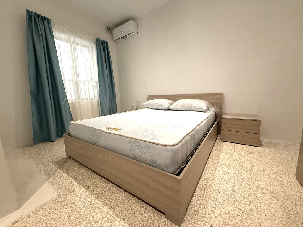 Pembroke Furnished Terraced House's Image 11