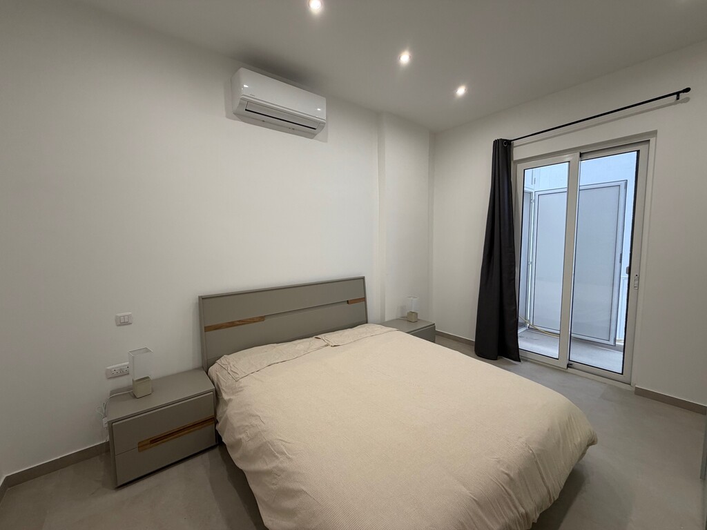sliema-apartment-to-let-christies-malta