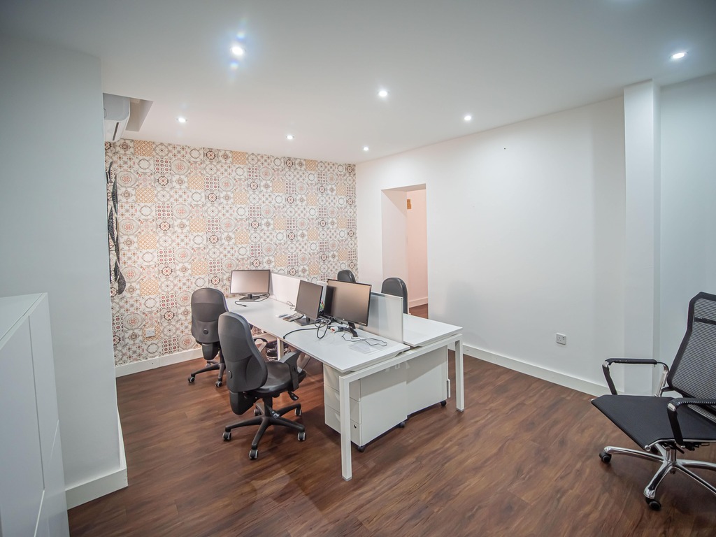 Ta' Xbiex Fully Equipped Office's Image 3