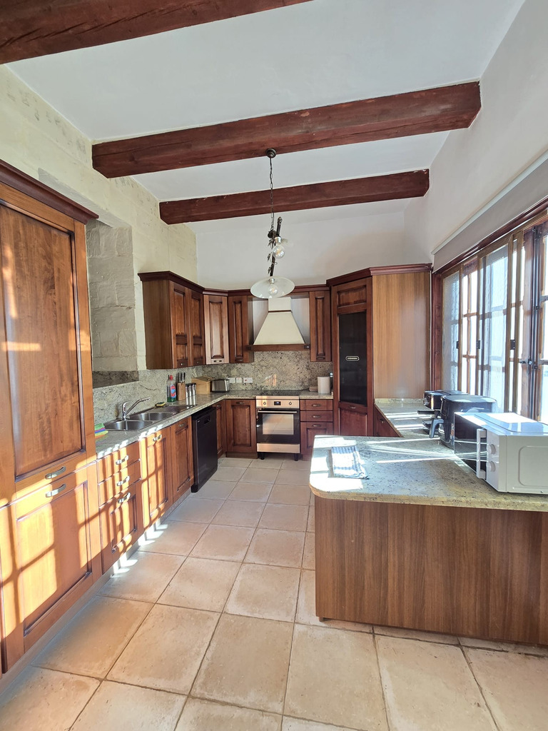 Sliema Furnished Town House's Image 3
