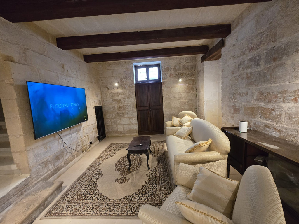 Sliema-townhouse-for-rent-christies-malta