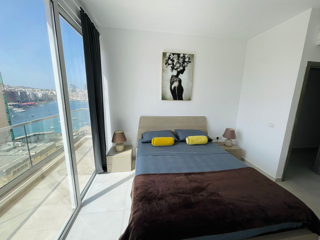 Sliema Furnished Duplex Penthouse's Image 4