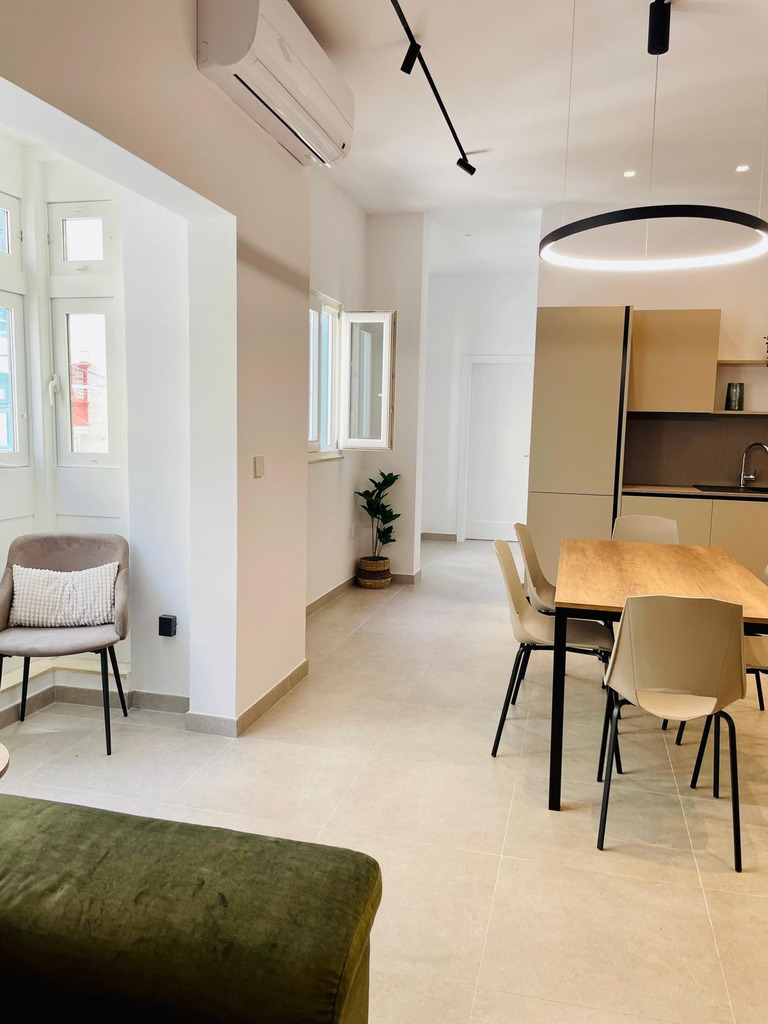 Gzira Furnished Duplex Penthouse's Image 3